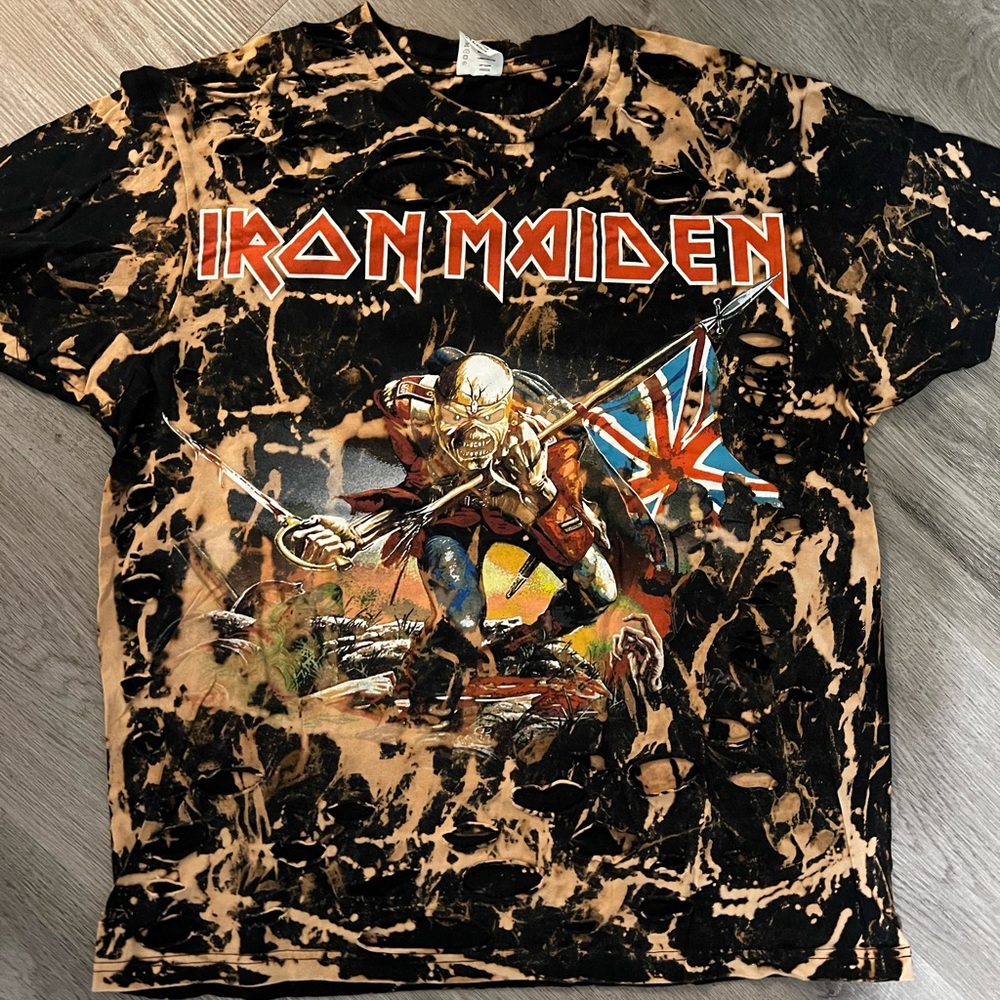 Iron Maiden  Graphic T-Shirt - Black and Tan sz Large